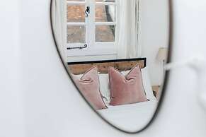 Chalk House - Pet Friendly - From 125 Per Night