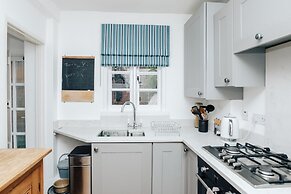 Chalk House - Pet Friendly - From 125 Per Night