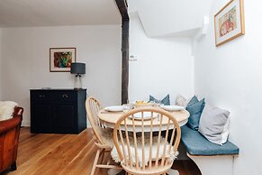 Chalk House - Pet Friendly - From 125 Per Night