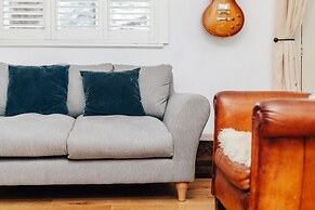 Chalk House - Pet Friendly - From 125 Per Night