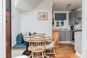 Chalk House - Pet Friendly - From 125 Per Night