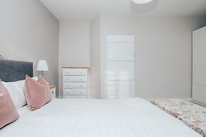 Chalk House - Pet Friendly - From 125 Per Night