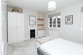 Chalk House - Pet Friendly - From 125 Per Night