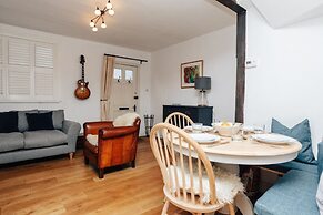 Chalk House - Pet Friendly - From 125 Per Night