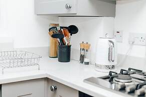 Chalk House - Pet Friendly - From 125 Per Night