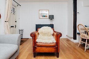 Chalk House - Pet Friendly - From 125 Per Night