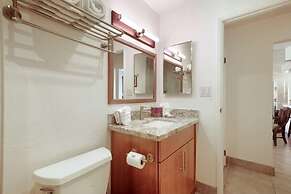 Menehune Shores, #623 2 Bedroom Condo by RedAwning