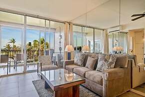 Menehune Shores, #623 2 Bedroom Condo by RedAwning