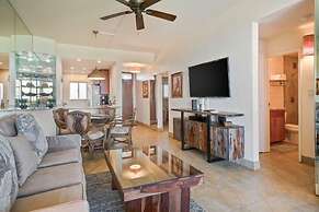 Menehune Shores, #623 2 Bedroom Condo by RedAwning