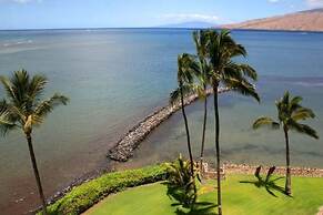 Menehune Shores, #623 2 Bedroom Condo by RedAwning