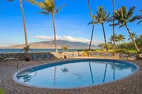 Menehune Shores, #623 2 Bedroom Condo by RedAwning