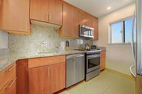 Menehune Shores, #623 2 Bedroom Condo by RedAwning