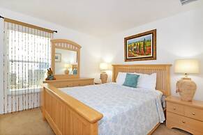 Oriental Charm 4 Bedroom Home by RedAwning