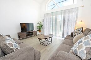 Oriental Charm 4 Bedroom Home by RedAwning