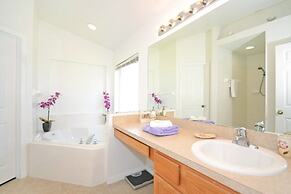 Oriental Charm 4 Bedroom Home by RedAwning