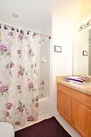 Oriental Charm 4 Bedroom Home by RedAwning