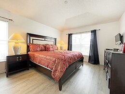 Oriental Charm 4 Bedroom Home by RedAwning