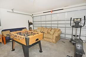 Oriental Charm 4 Bedroom Home by RedAwning