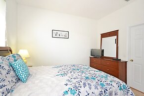 Palm Villa 4 Bedroom Home by RedAwning