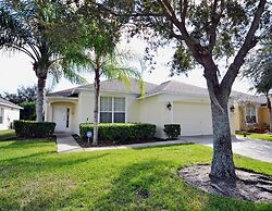 Palm Villa 4 Bedroom Home by RedAwning