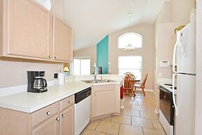 Palm Villa 4 Bedroom Home by RedAwning