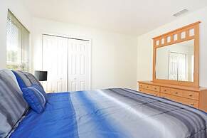 Palm Villa 4 Bedroom Home by RedAwning