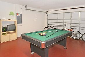 Palm Villa 4 Bedroom Home by RedAwning