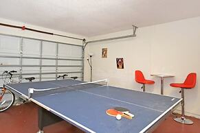 Palm Villa 4 Bedroom Home by RedAwning