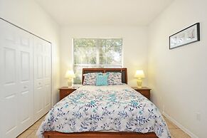 Palm Villa 4 Bedroom Home by RedAwning