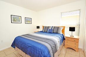 Palm Villa 4 Bedroom Home by RedAwning