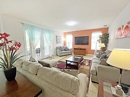 Mariel Oasis 6 Bedroom Home by RedAwning