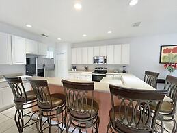 Mariel Oasis 6 Bedroom Home by RedAwning