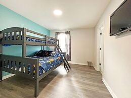 Mariel Oasis 6 Bedroom Home by RedAwning