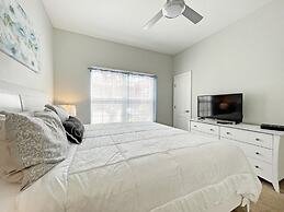 Candy Palm 4 Bedroom Townhouse by RedAwning