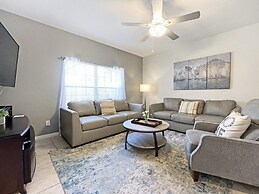 Candy Palm 4 Bedroom Townhouse by RedAwning