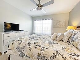 Candy Palm 4 Bedroom Townhouse by RedAwning