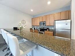 Candy Palm 4 Bedroom Townhouse by RedAwning