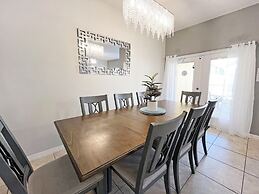 Candy Palm 4 Bedroom Townhouse by RedAwning