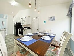 Langham Villa 3 Bedroom Home by RedAwning