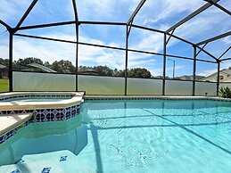 Langham Villa 3 Bedroom Home by RedAwning