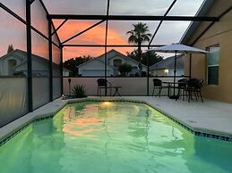 Langham Villa 3 Bedroom Home by RedAwning