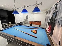 Villa Tranquility 4 Bedroom Home by RedAwning