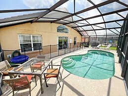 Villa Tranquility 4 Bedroom Home by RedAwning