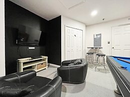 Villa Tranquility 4 Bedroom Home by RedAwning