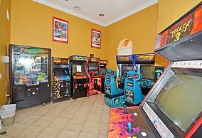 Villa Tranquility 4 Bedroom Home by RedAwning