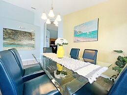 Villa Tranquility 4 Bedroom Home by RedAwning