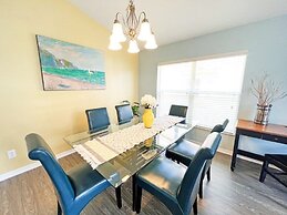 Villa Tranquility 4 Bedroom Home by RedAwning