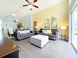 Villa Tranquility 4 Bedroom Home by RedAwning