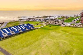 Lovely 2-bed House in St Andrews, Scotland