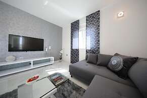 Luxury Majpruz Suites I